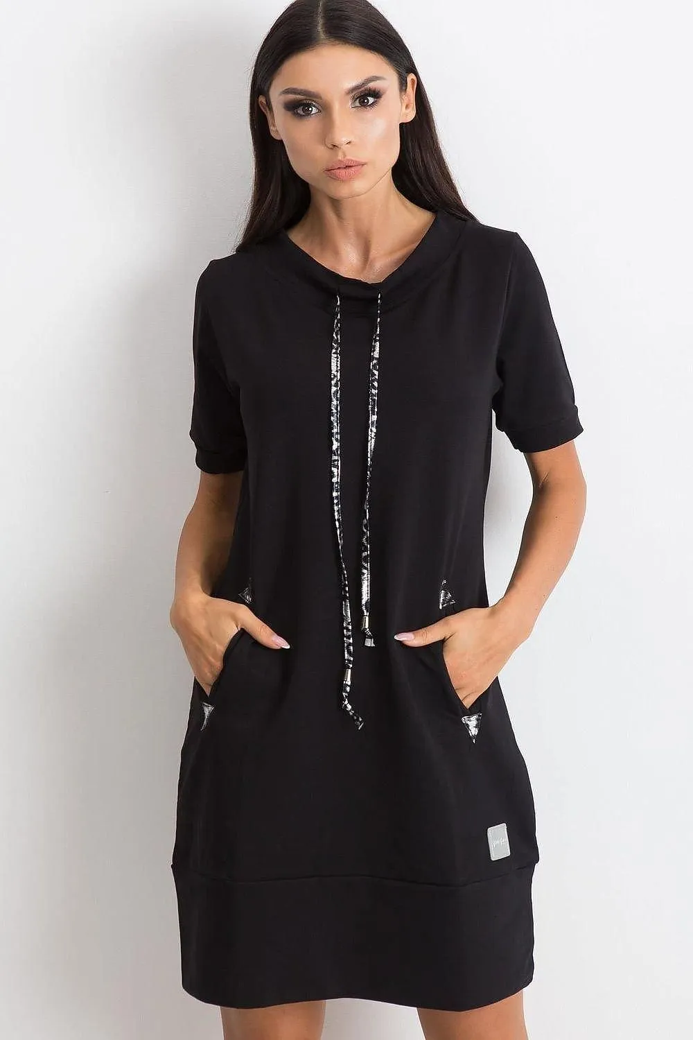 Chic Athletic Dress with Convenient Pockets