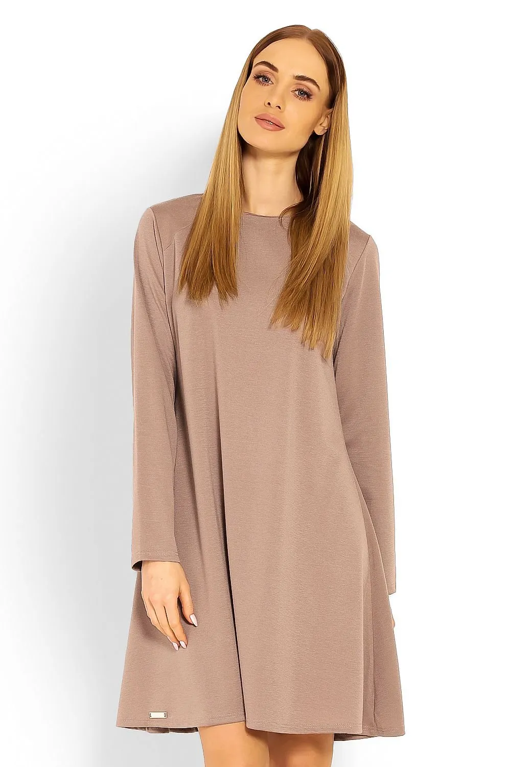 Chic Trapezoidal Daydress with Stylish Peekaboo Accents