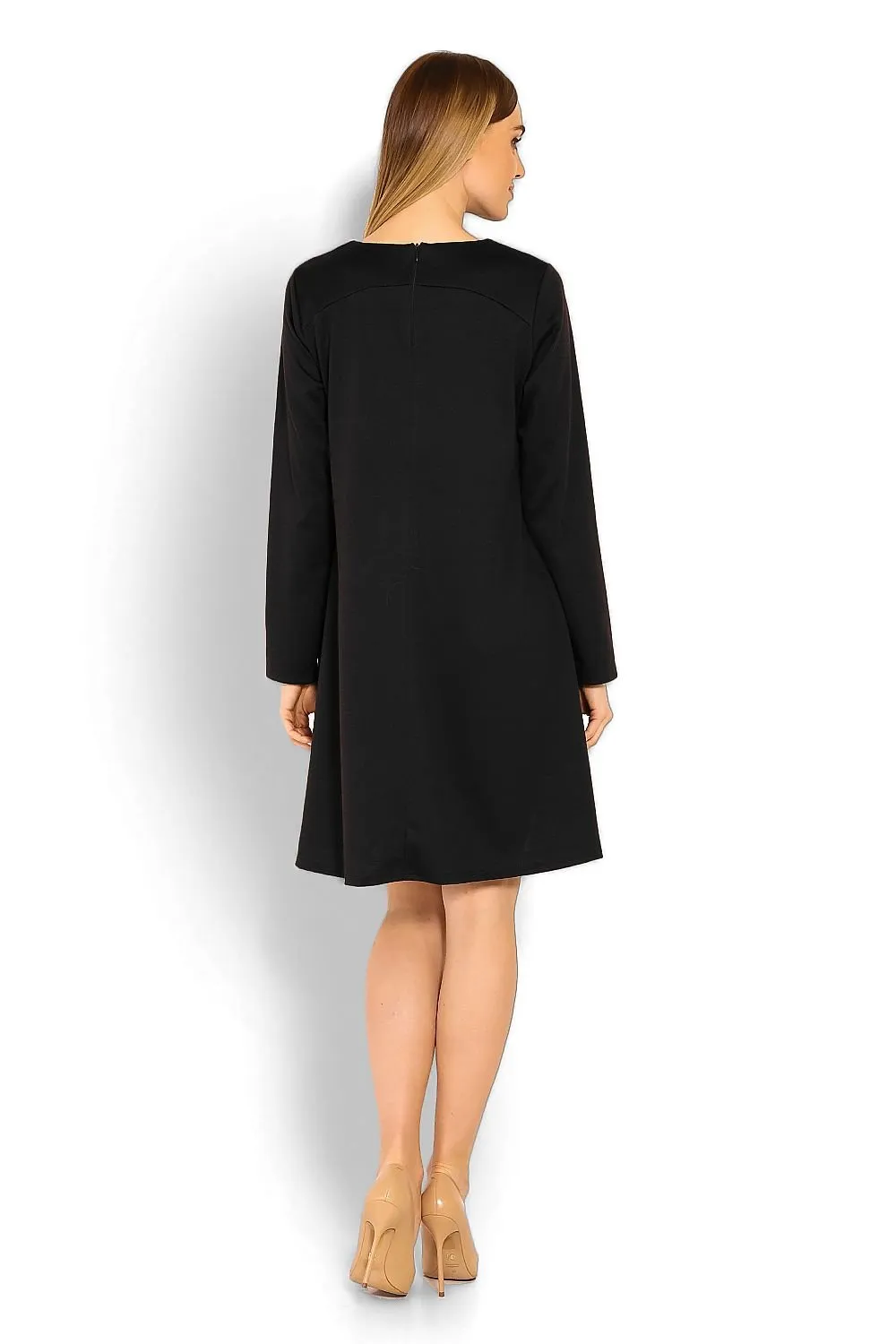 Chic Trapezoidal Daydress with Stylish Peekaboo Accents