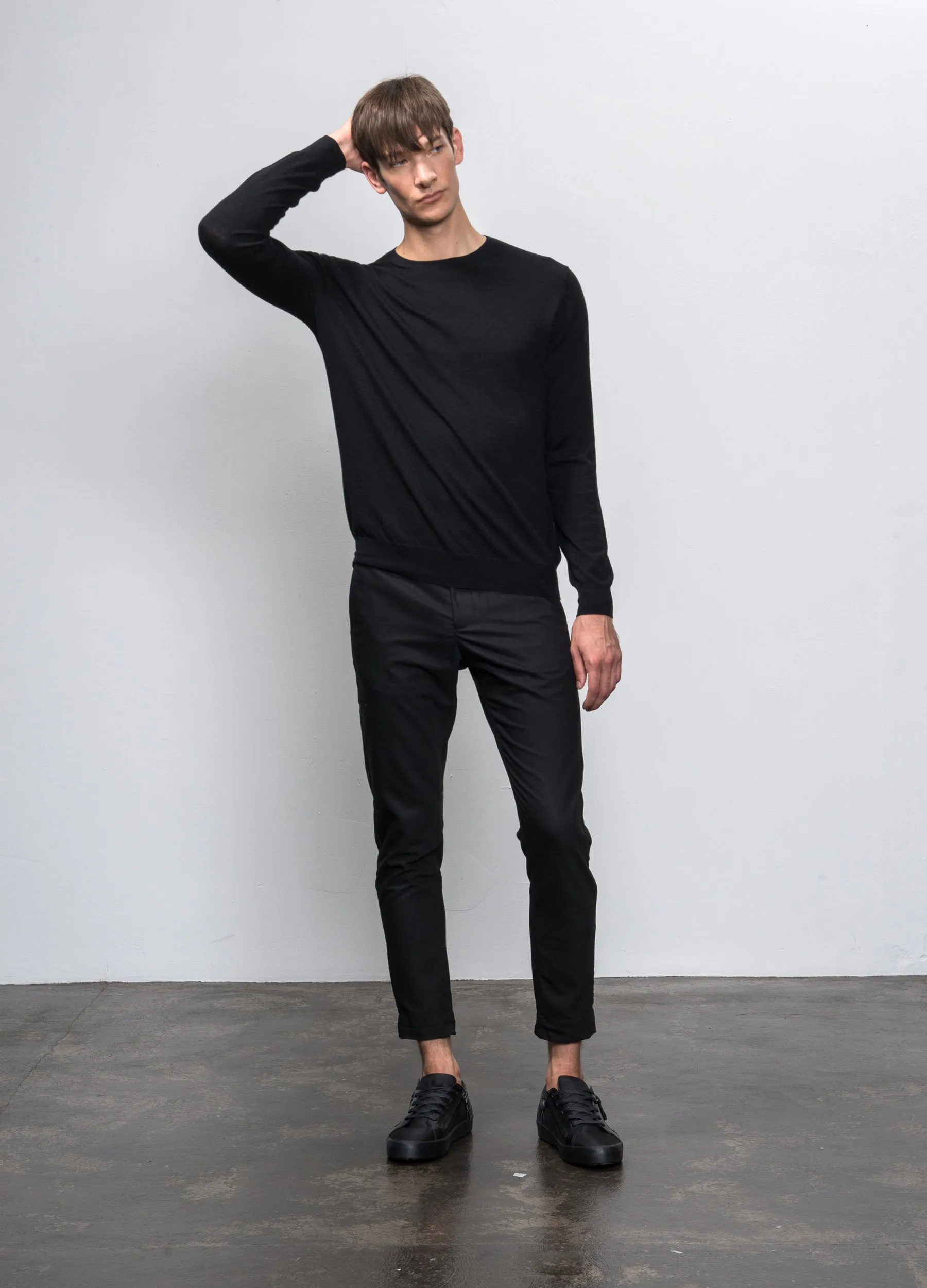 Men Lightweight Crew Neck_Black