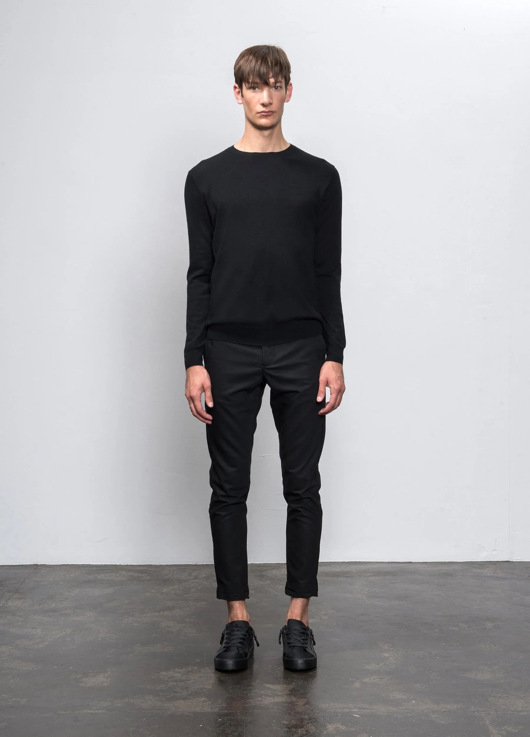 Men Lightweight Crew Neck_Black