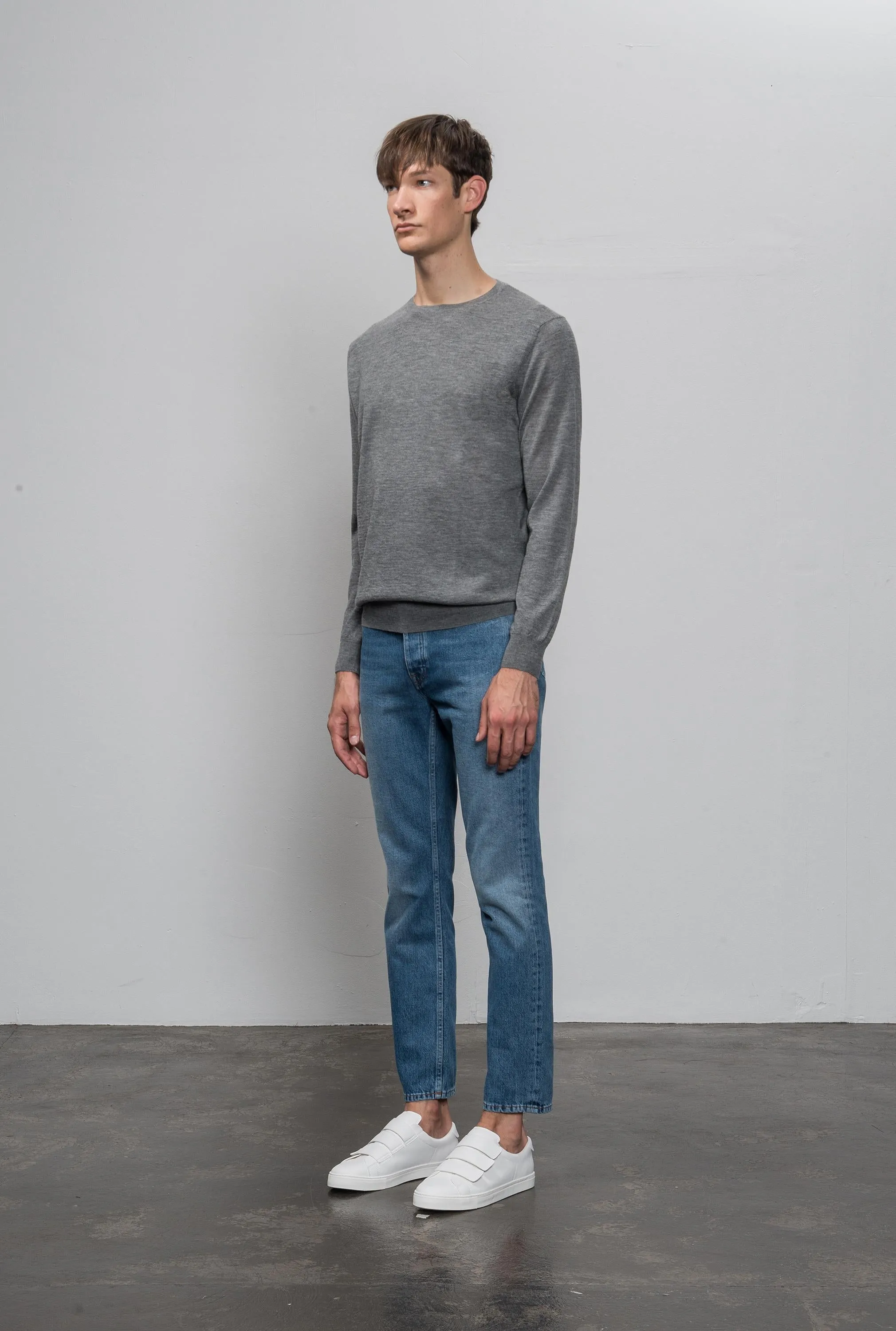 Men Lightweight Crew Neck_Thunder