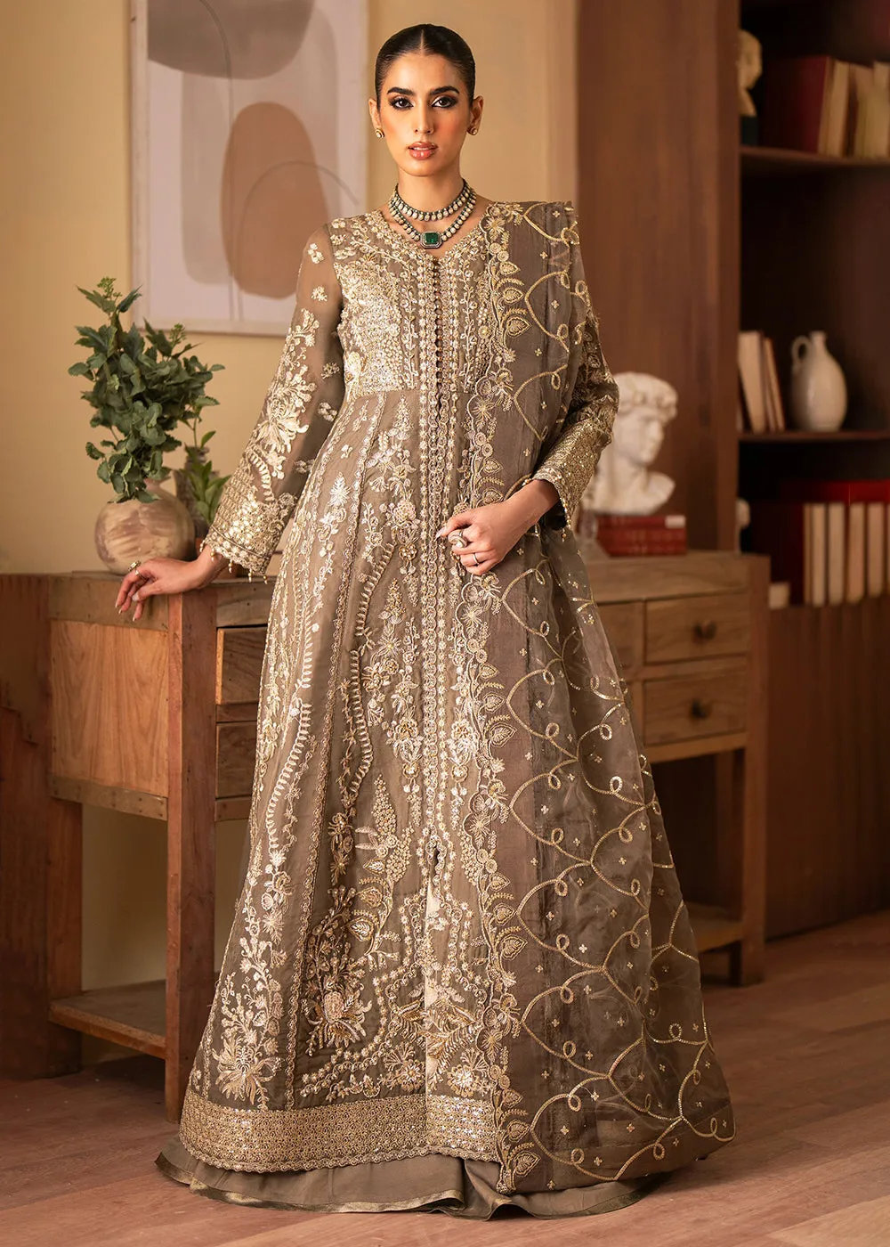 Romansiyyah Luxury Formals '24 by Emaan Adeel | YESRA